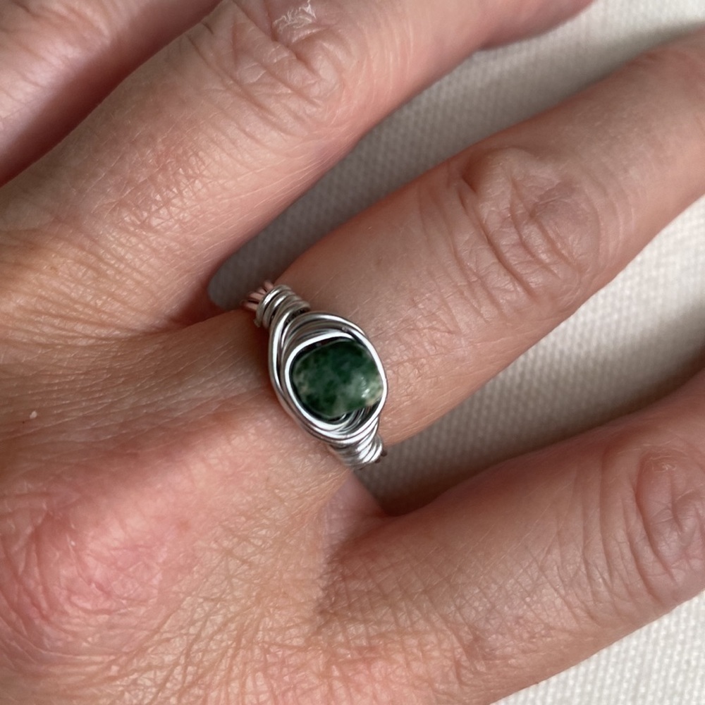 Natural Seraphinite wire, wrapped ring - Picture 3 of 4